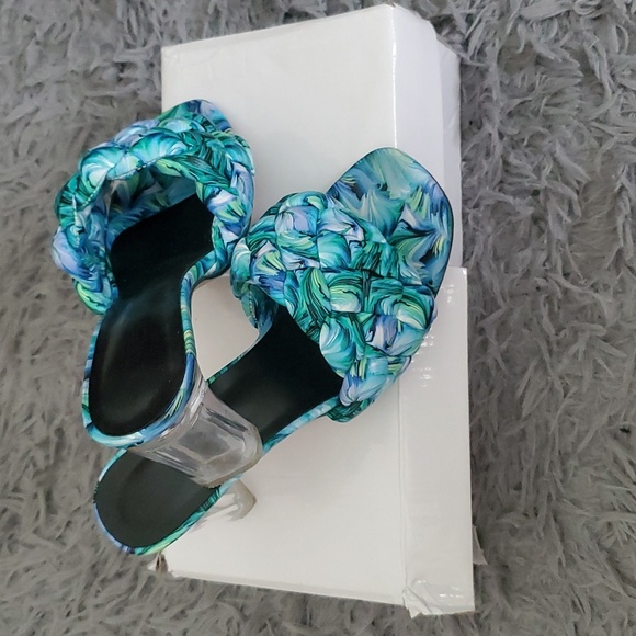 Graphic Weave Detail Clear Chunky Heels - Picture 4 of 8